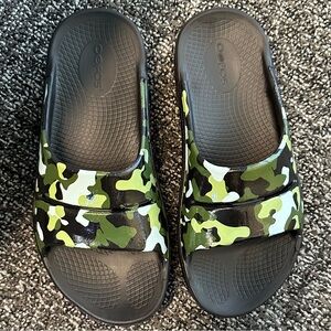 OOFOS SZ 7 Women’s